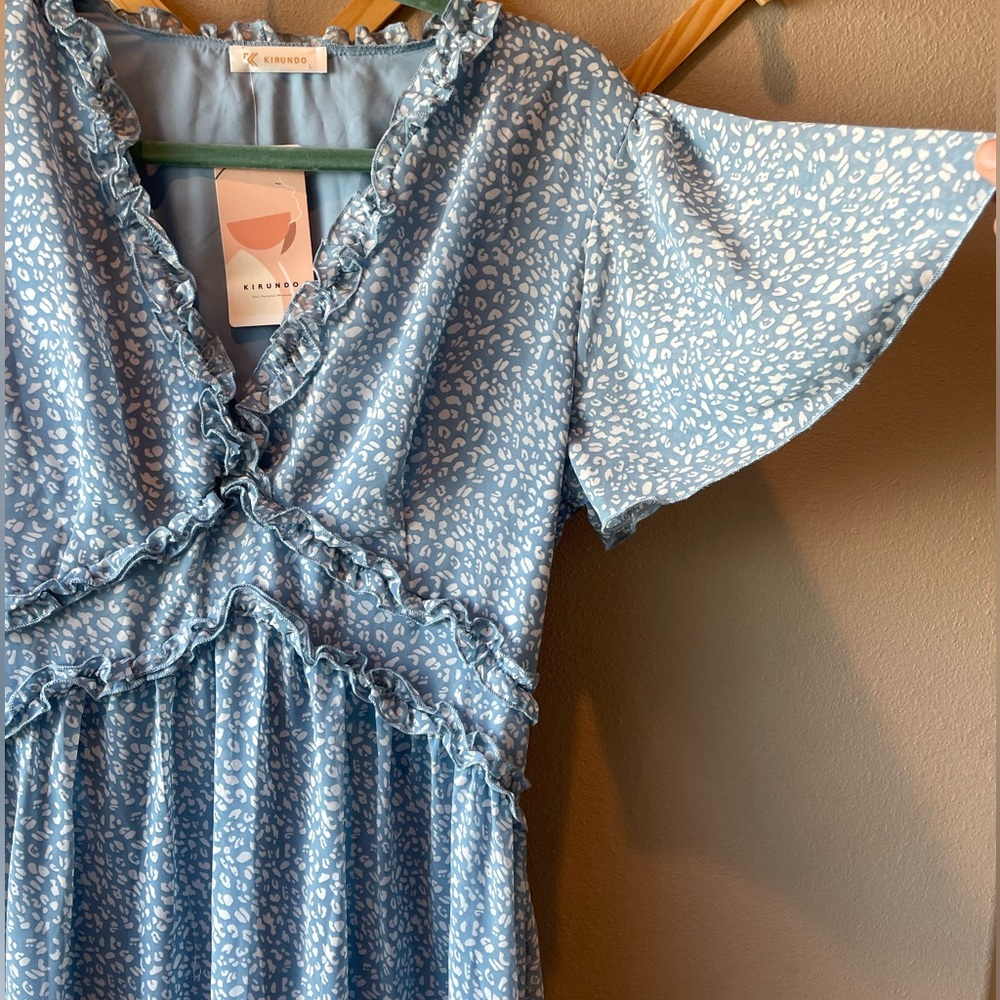 Light Blue w/ white flecks. maxi dress with butterfly sleeves. Size L. NWT - Picture 2 of 4
